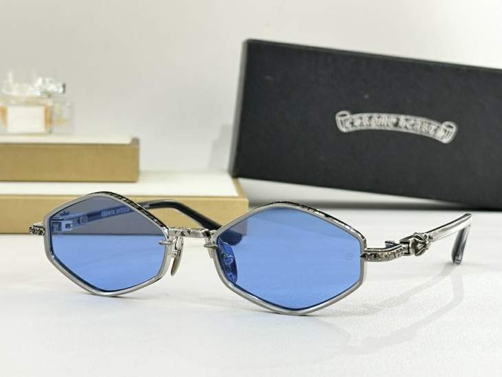 Picture of Chrome Hearts Sunglasses _SKUfw76704358fw